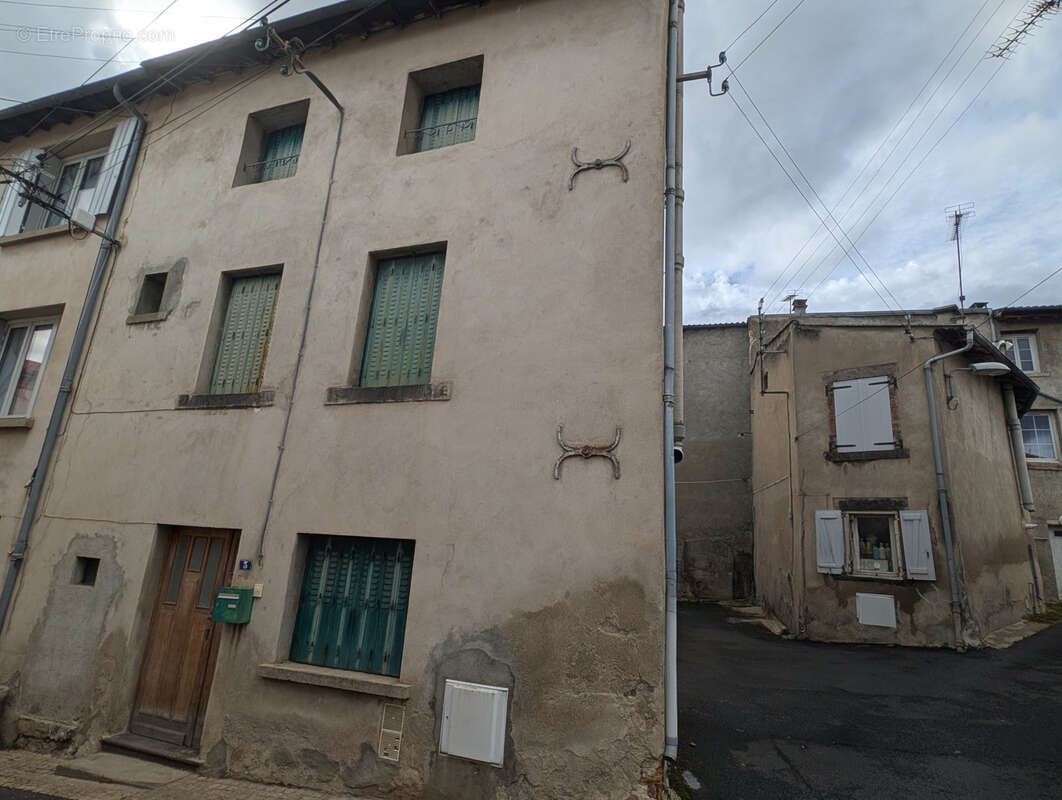 Maison à PONT-DU-CHATEAU