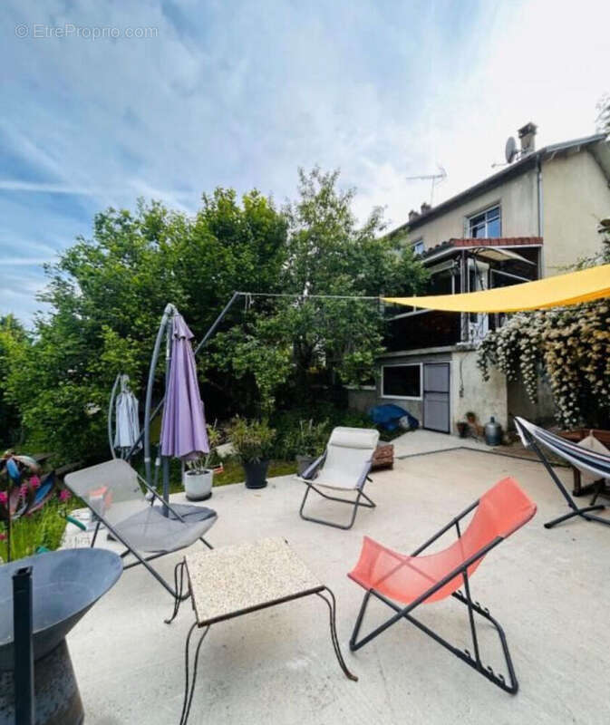 Maison à CHAMPCEVINEL