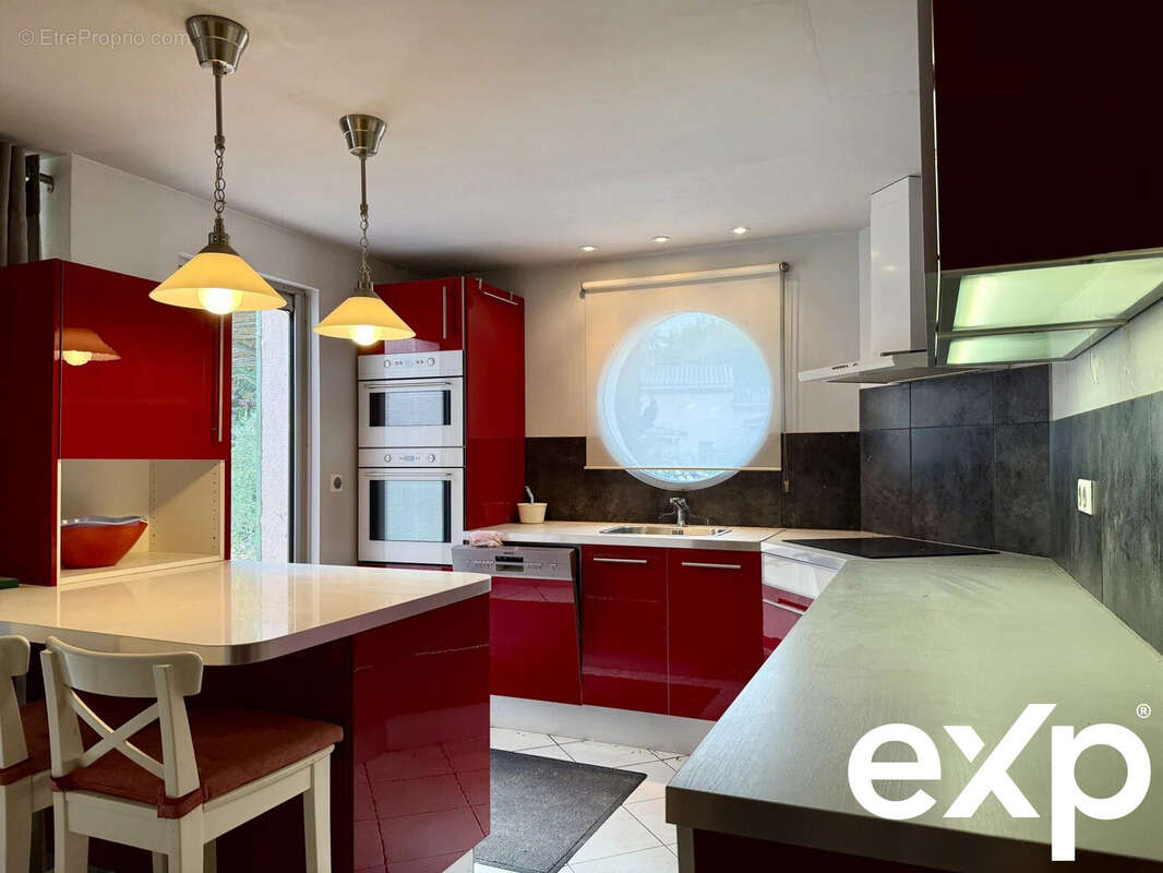 Maison à L'ISLE-SUR-LA-SORGUE