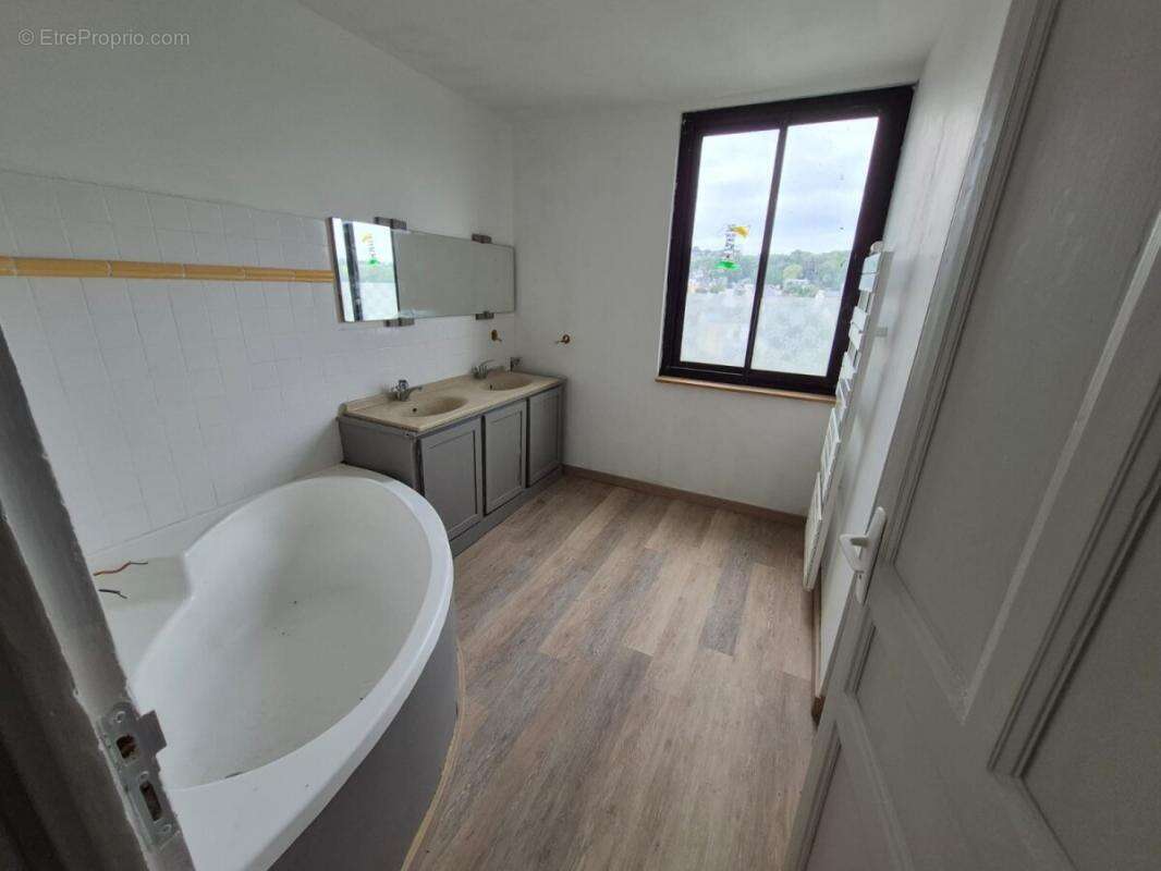 Appartement à LE RELECQ-KERHUON