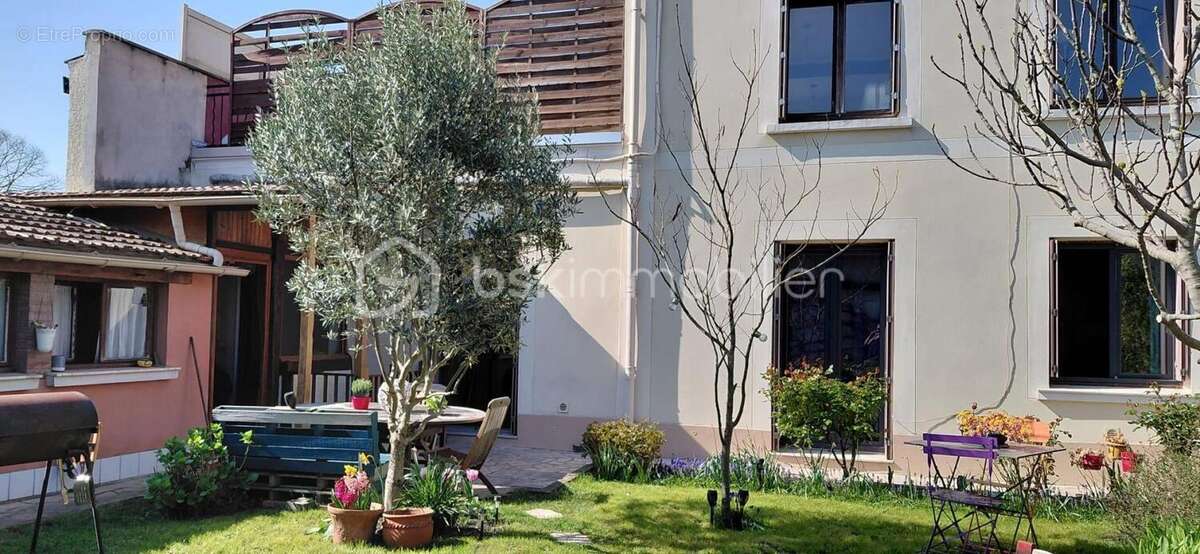 Appartement à NEUILLY-PLAISANCE