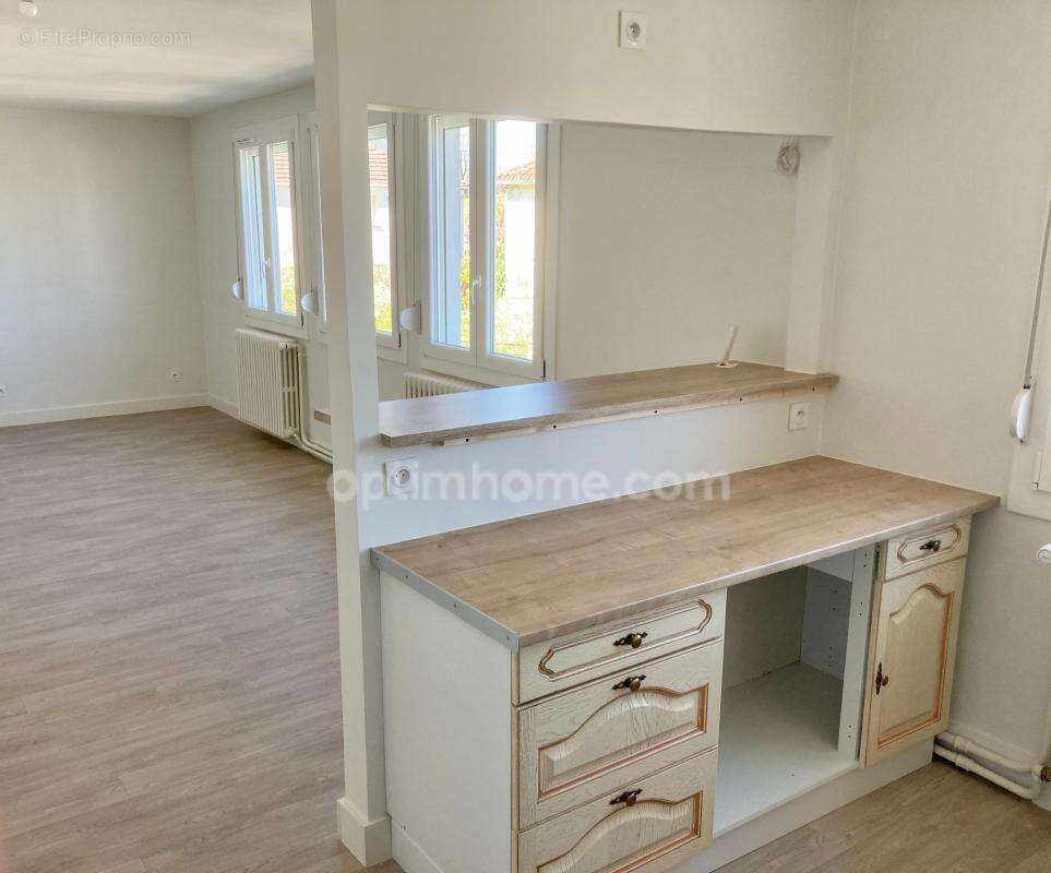 Maison individuelle rénovée – 2 chambres + bureau / chambre d’appoint – Jardin, garage et sous-sol complet – Charleville-Mézière - photo 11