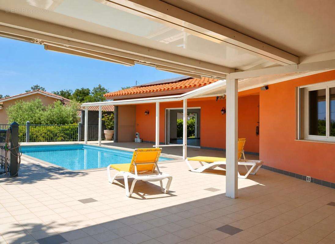 Villa 4 faces – plain-pied – 170 m² – piscine - photo 16