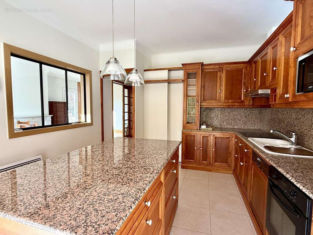 Maison à BOUGUENAIS