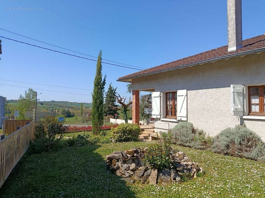Maison à MONCLAR-DE-QUERCY