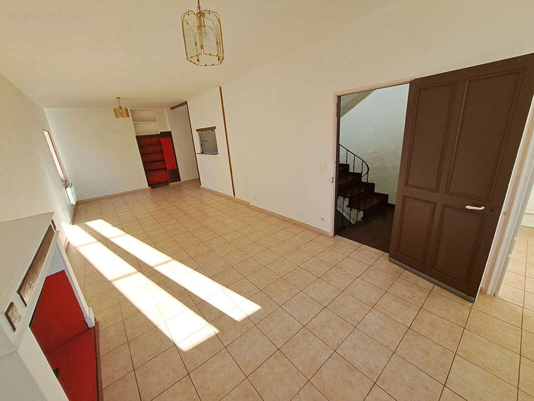 Maison de village avec garage - photo 4