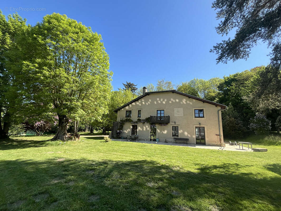 Maison à COURCELLES-CHAUSSY