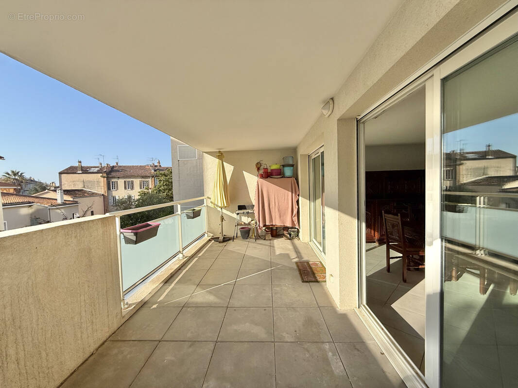 Appartement à HYERES