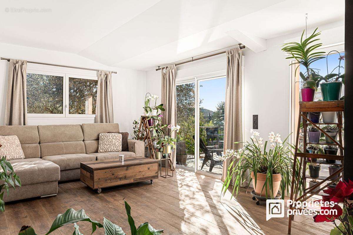 Superbe maison individuelle avec piscine et dépendances - à pied du village de Peymeinade - photo 3