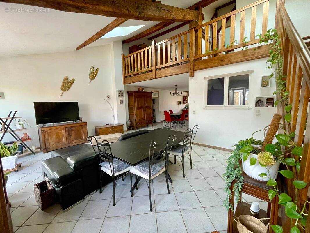 Maison à COSNES-ET-ROMAIN