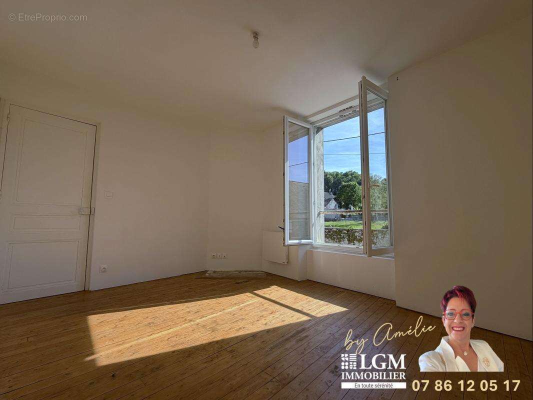 Crézancy – Maison de caractère 3 Chambres avec dépendances sur 784 m² - photo 12