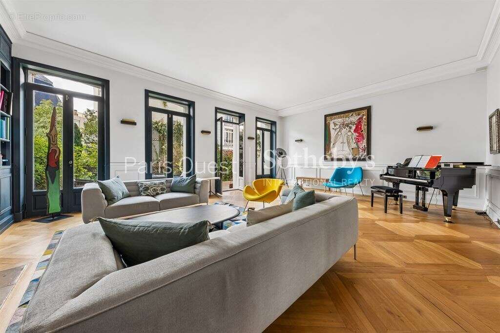 Maison à PARIS-16E
