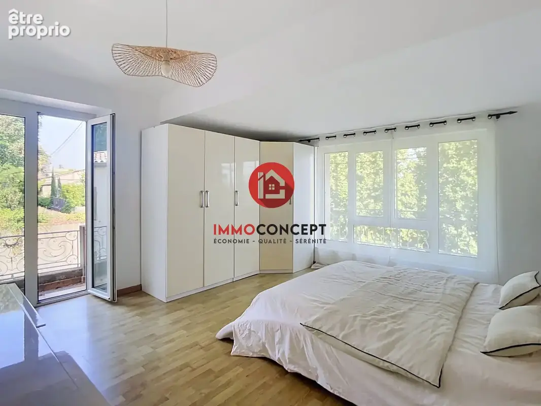 Maison 224 m² à Villeneuve-Les-Avignon  - photo 7