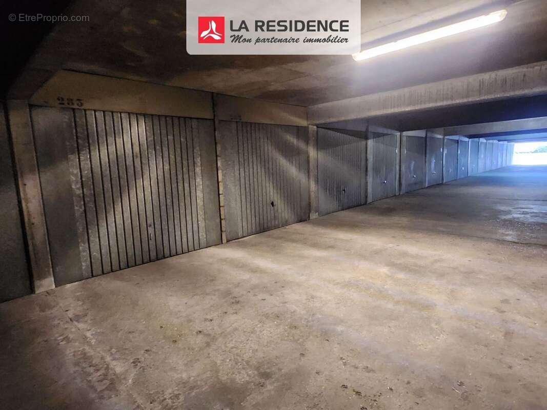 Parking à FRANCONVILLE