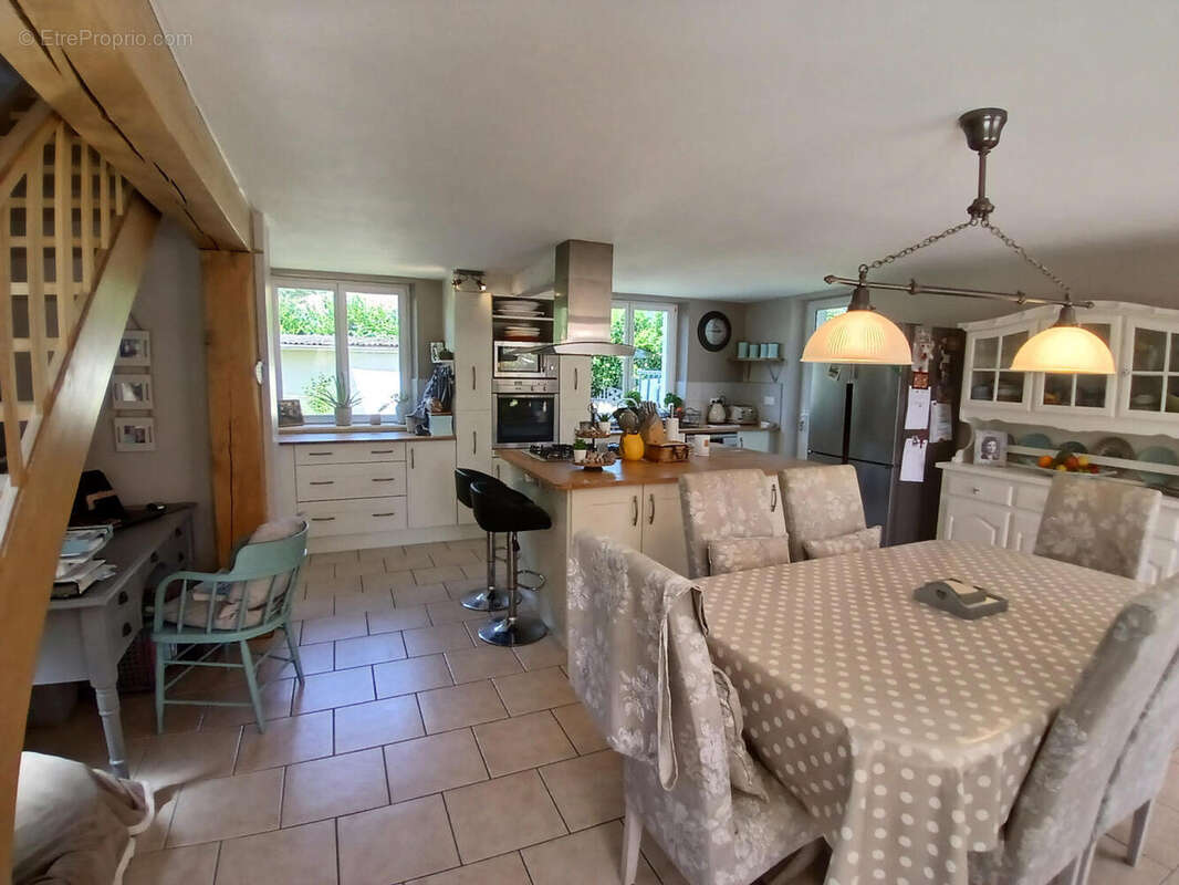 kitchen 3 - Maison à BUSSIERE-BADIL