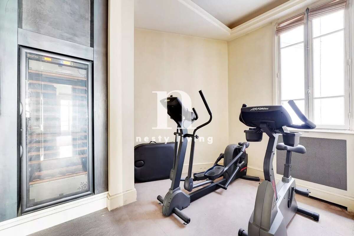Appartement à PARIS-17E