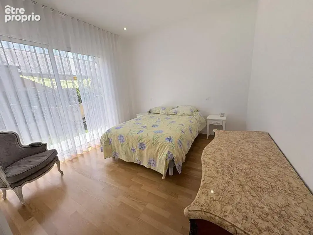 Maison PLAIN PIED TOTAL Montreuil Juigne 5 pièce(s) 160 m2 - photo 5