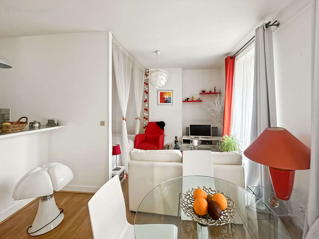 Appartement à PARIS-18E