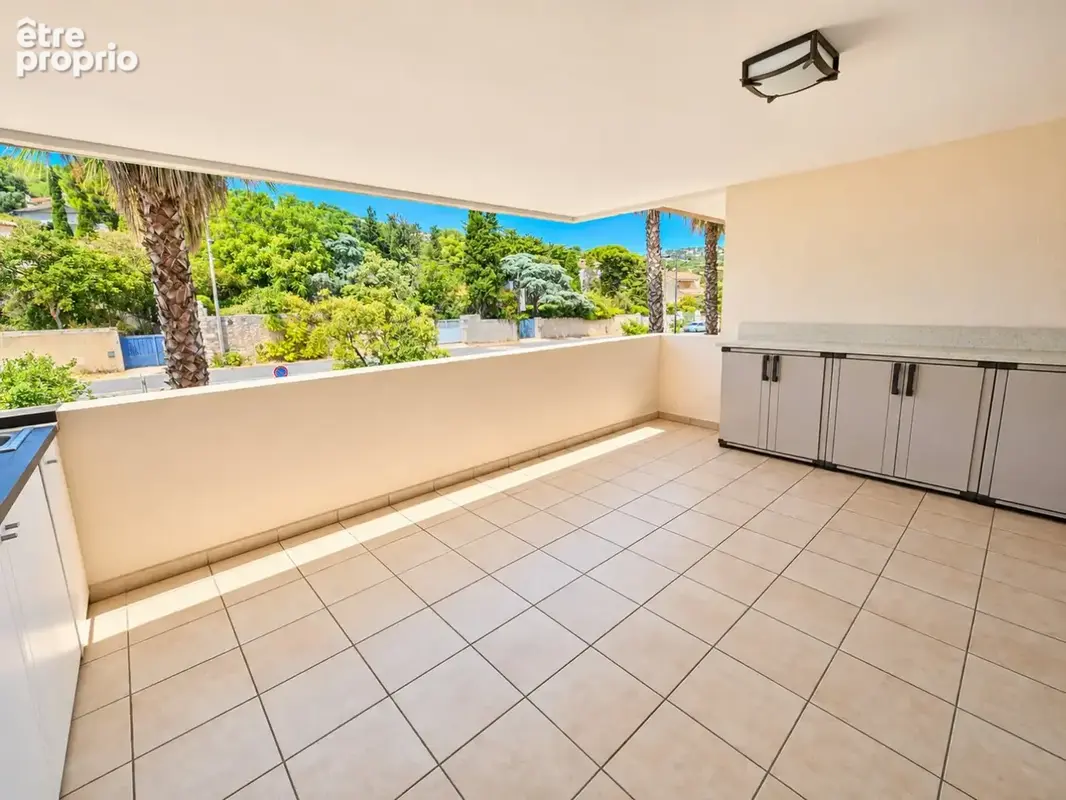 Corniche  Résidence de standing, appartement T4 avec terrasse vue mer, garage et parking privatif - photo 3