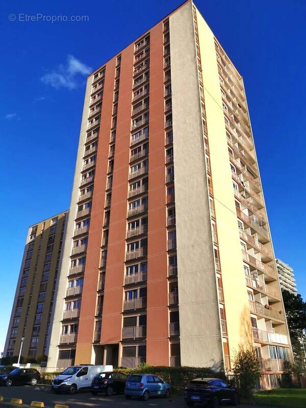 Appartement à IVRY-SUR-SEINE