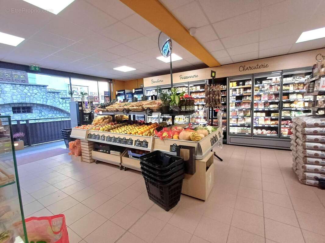 Photo 2 - Commerce à OLETTE