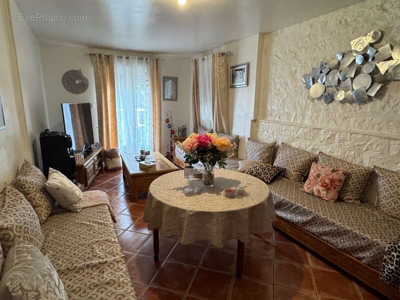 Maison de ville, grande pièce de vie, 4 chambres et beau jardin paysagé - photo 6
