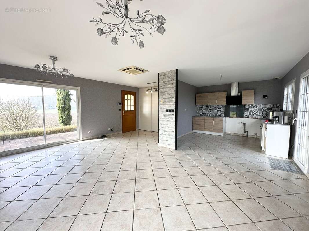 Maison à MARSONNAS