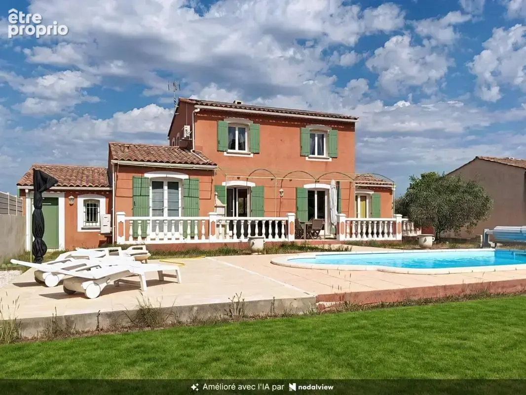 Exclusivité – Maison avec piscine au cœur du Vaucluse - - photo 2