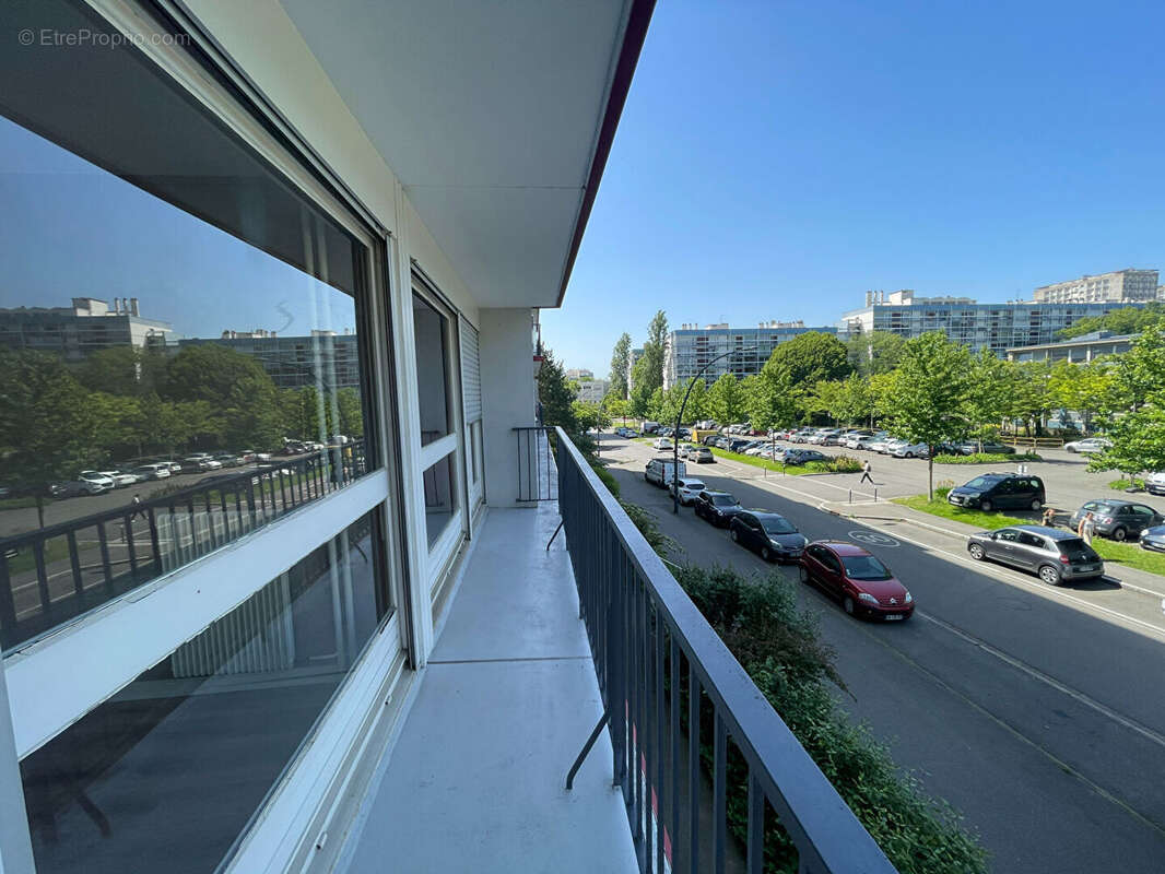 A vendre - exclusivite giboire - appartement t3 de 69,12m² - villejean - photo 2