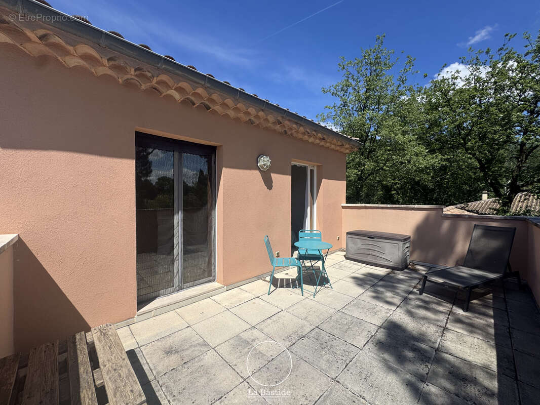 Maison à MONTBOUCHER-SUR-JABRON