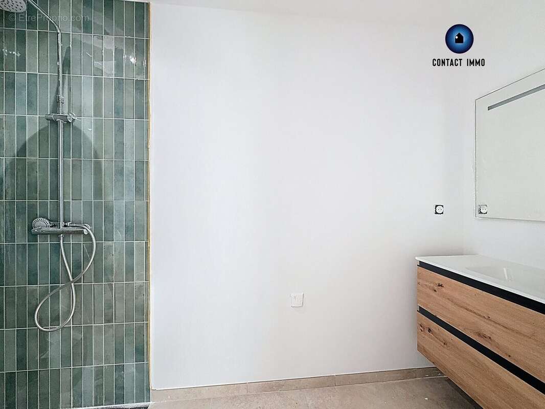 Maison à SAINT-PANTALEON-DE-LARCHE