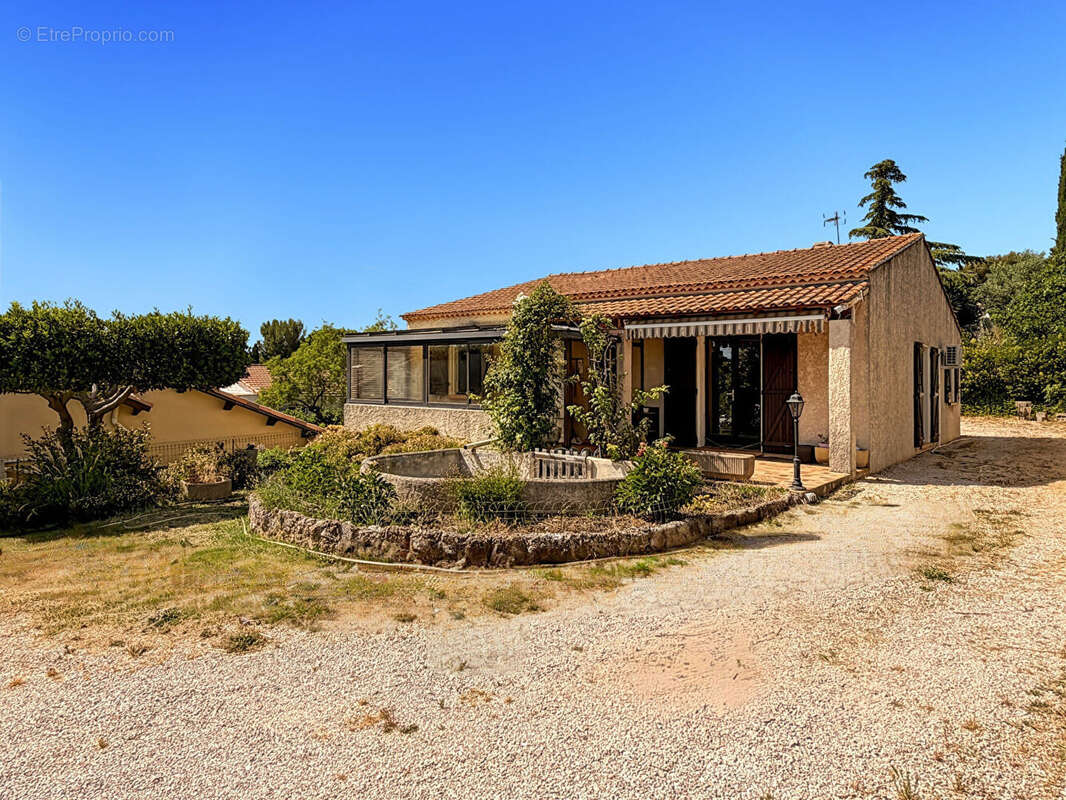 A VENDRE EN EXCLUSIVITÉ Maison T4 de 110 m² sur une belle parcelle de 1015 m² secteur des Aubagnens 13190 Allauch - photo 2