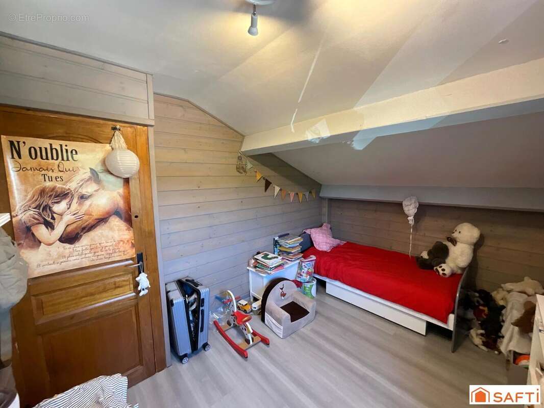 Maison 140 m² à Vions  - photo 8