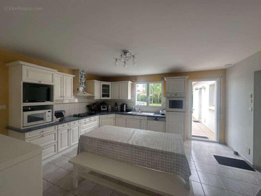 AUBIGNY LES CLOUZEAUX, maison d'architecte 180 m², 5 chambres, 1180 m² terrain clos - photo 7