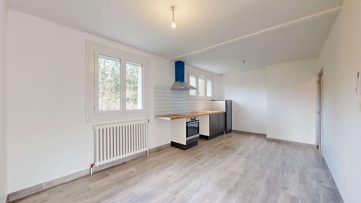 Maison à NEUILLY-LE-REAL