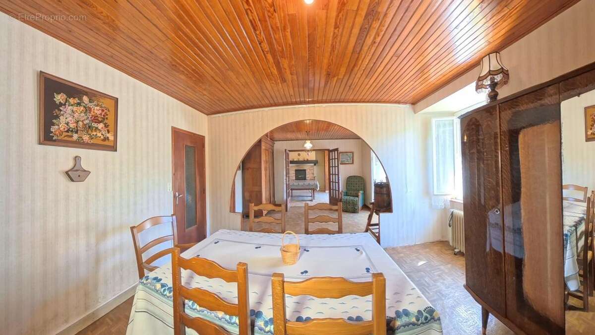 Grand corps de ferme, grande parcelle de 9800 m2 - photo 9
