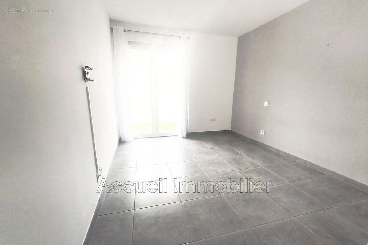 Appartement 66 m² à Le Grau-Du-Roi  - photo 5