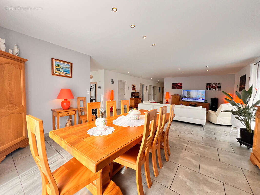 Maison à XERMAMENIL