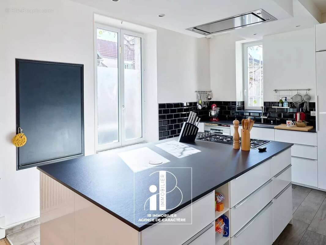 Maison à VULAINES-SUR-SEINE