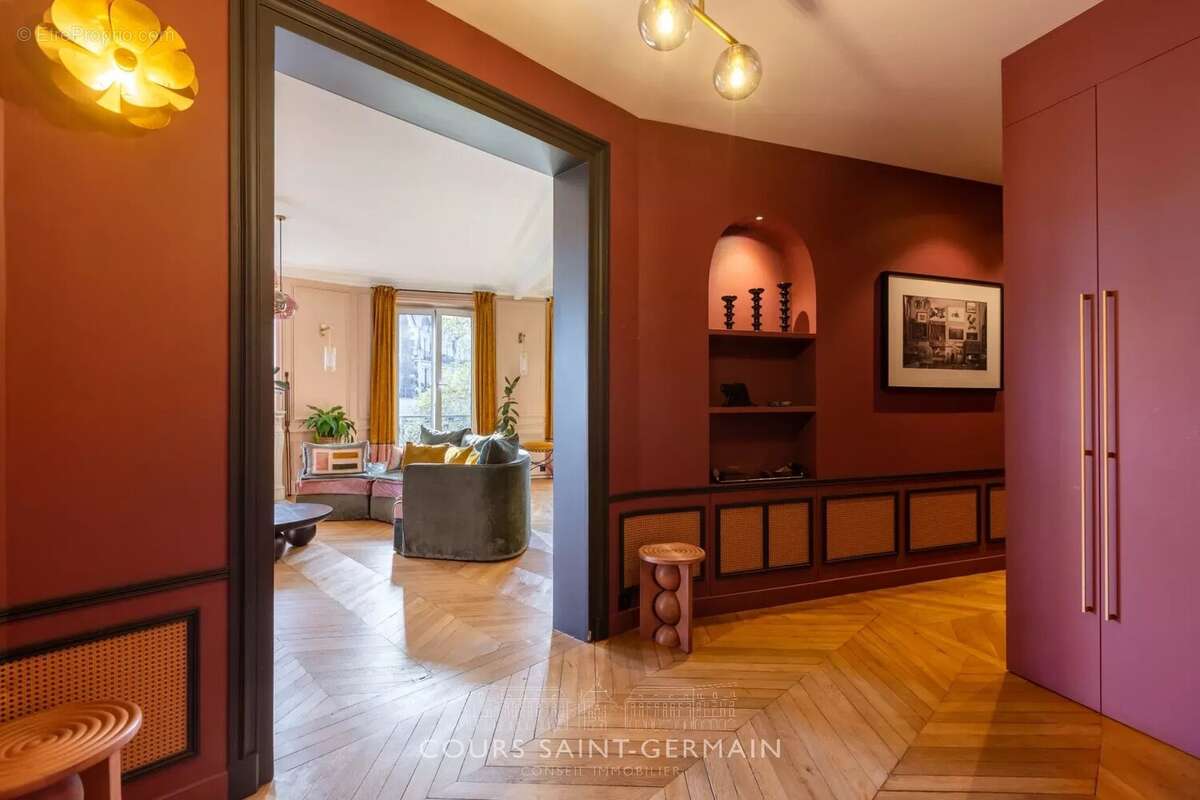 Appartement à PARIS-16E