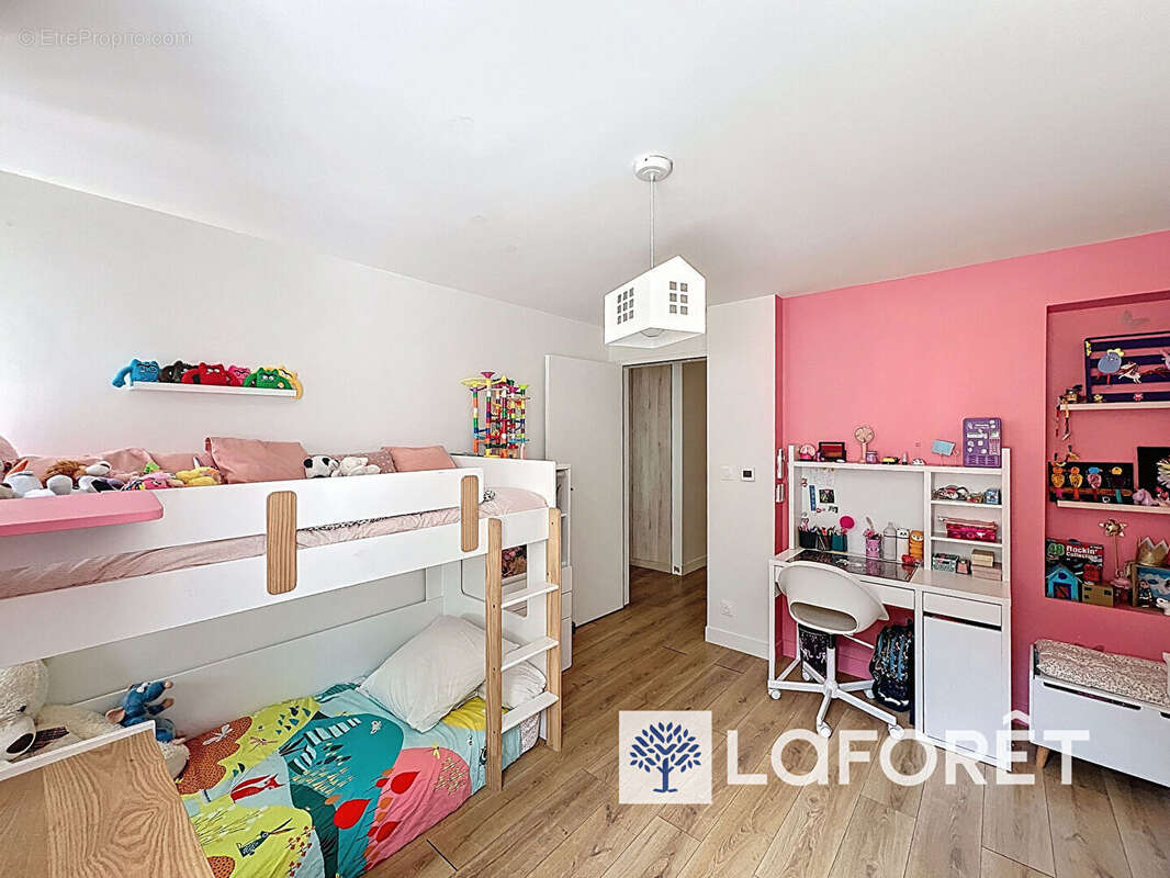 Parcieux, maison familiale avec piscine et vue dégagée - photo 7