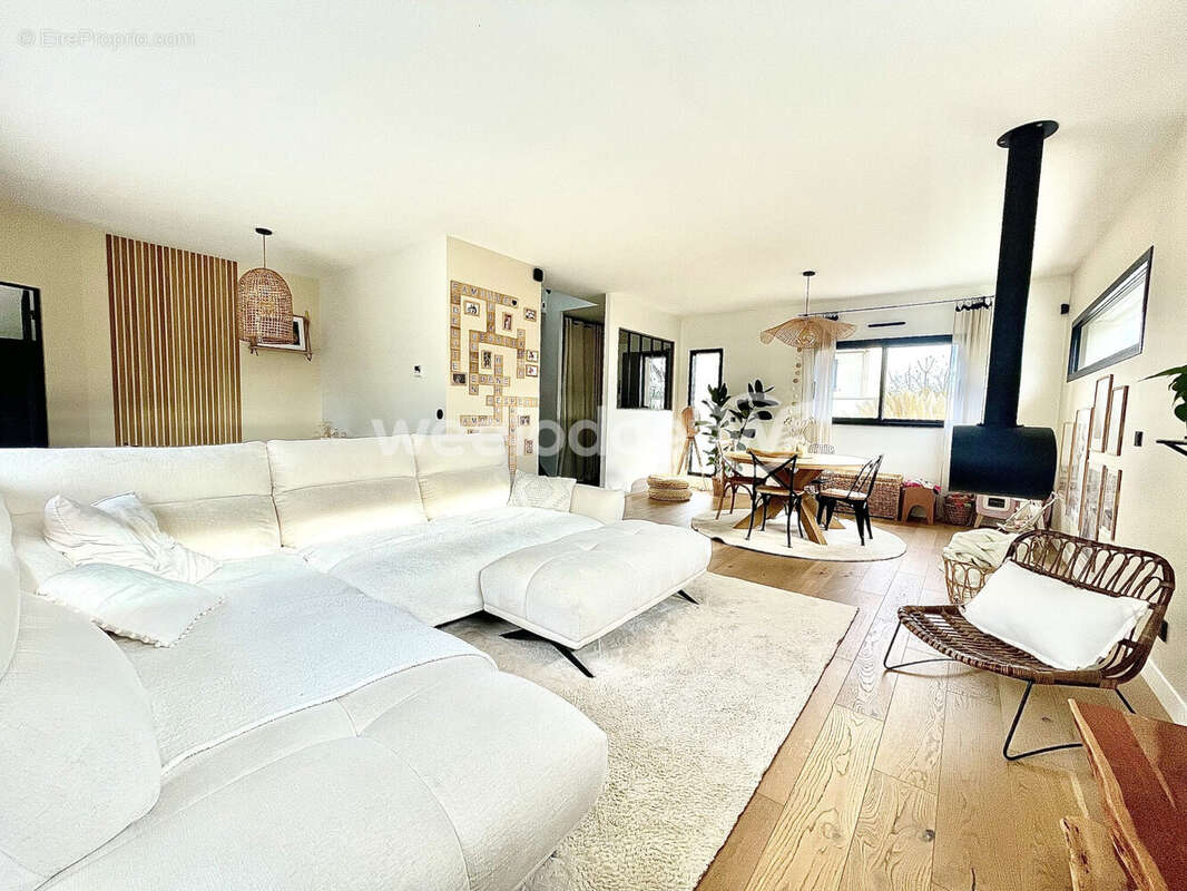 Maison à JOUY-LE-MOUTIER