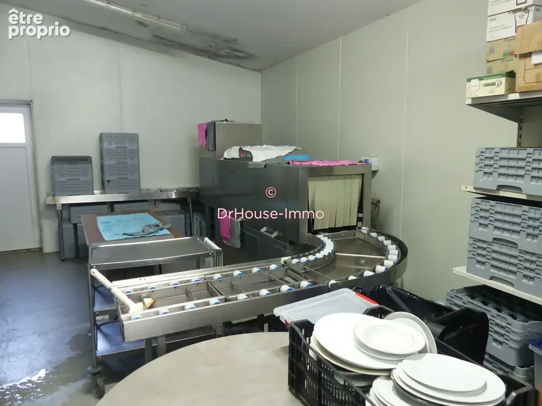 Commerce 360 m² à vendre à Castillon-La-Bataille (33350) - photo 11
