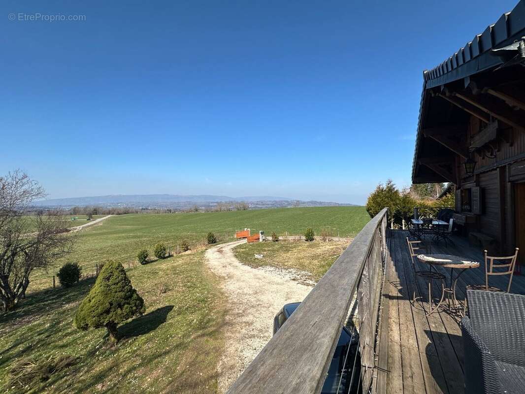 Maison à EVIRES