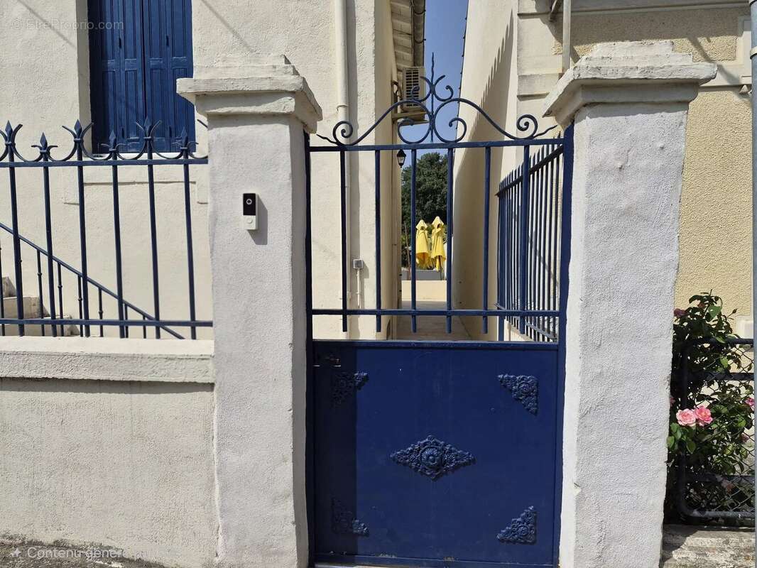 Élégante maison de ville avec piscine et jardin à deux pas de la cité de Carcassonne. - photo 18