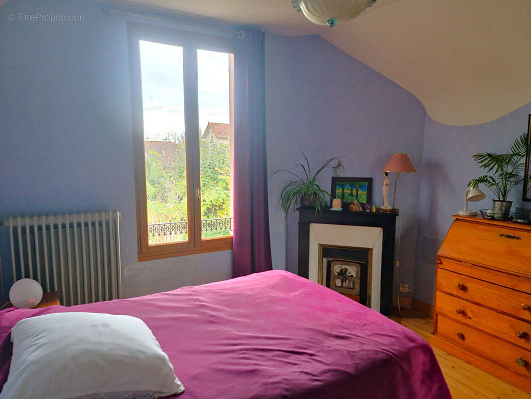 Maison à VILLENEUVE-LE-ROI