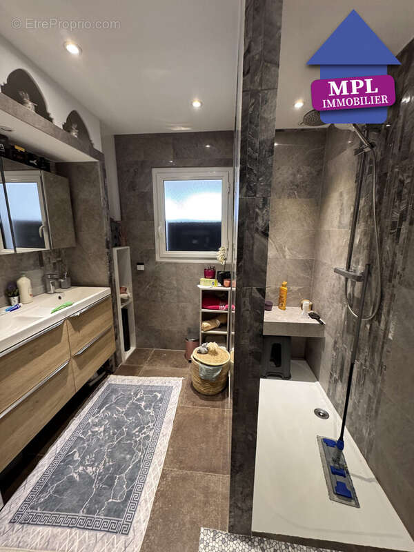 Appartement 371 m² à Juvignac  - photo 5