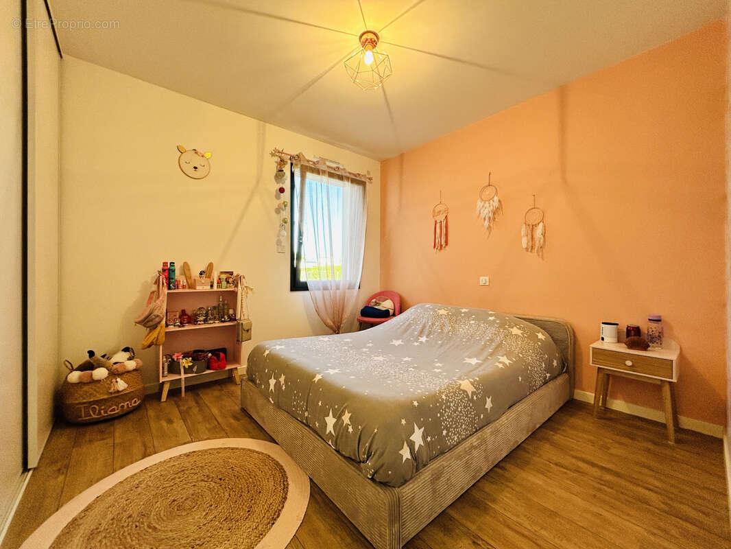 Maison à JARNAC-CHAMPAGNE