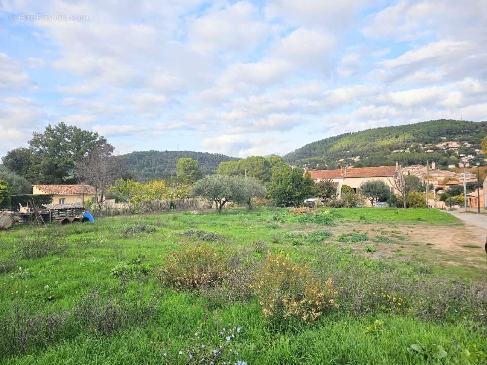 Terrain à LA MOTTE