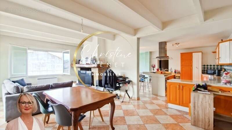 Maison à SAINT-LAURENT-D'AIGOUZE